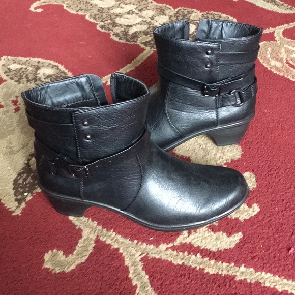 Easy street black booties - Picture 3 of 7